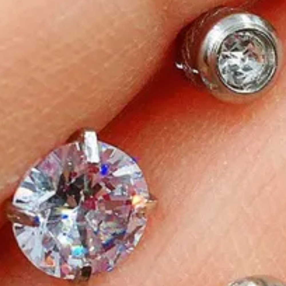 3 Ct 5 mm CZ "Double Side" Sterling Silver w/screw back earring